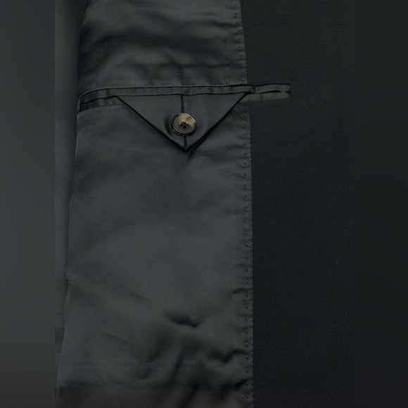 Wilfred
Heartbreaker Blazer - Picture 8 of 15